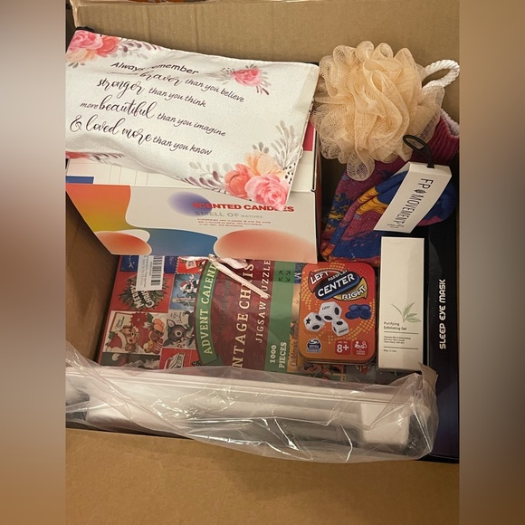 LARGE Amazon BEAUTY Box, Brand NEW 📦 🔥 NO JUNK, NO used products, 5 ⭐️ rating!​​ - Picture 11 of 16